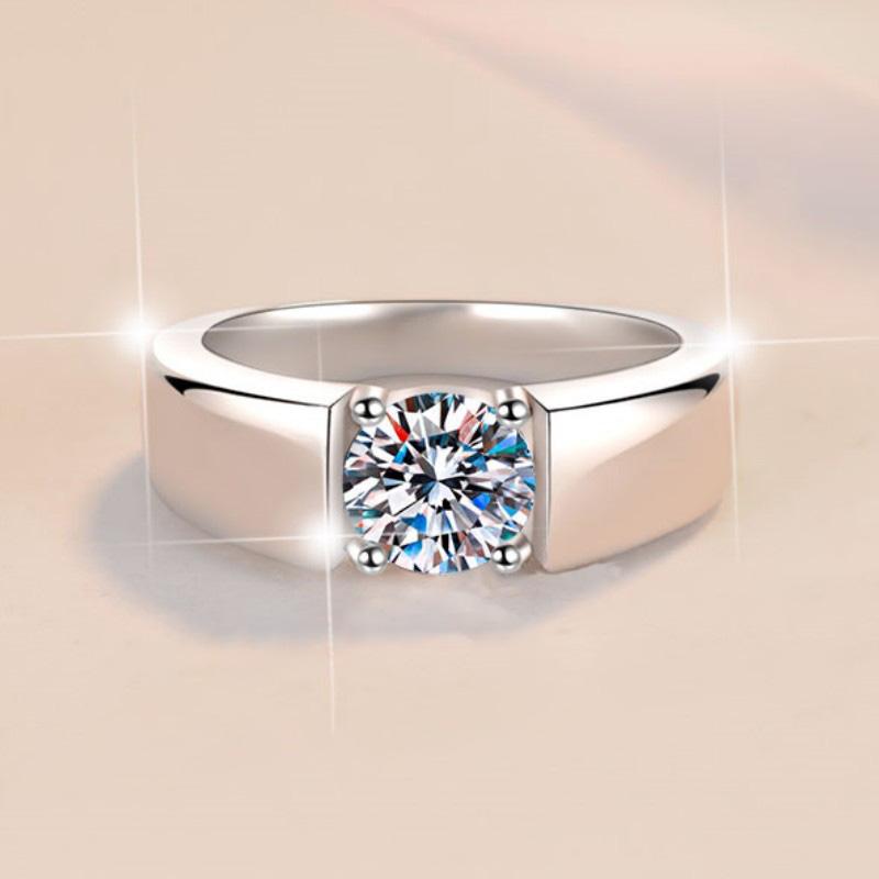 925 sterling silver inset shiny synthetic zircon ring for both men and women can wear a high-grade ring to send lovers about  grams