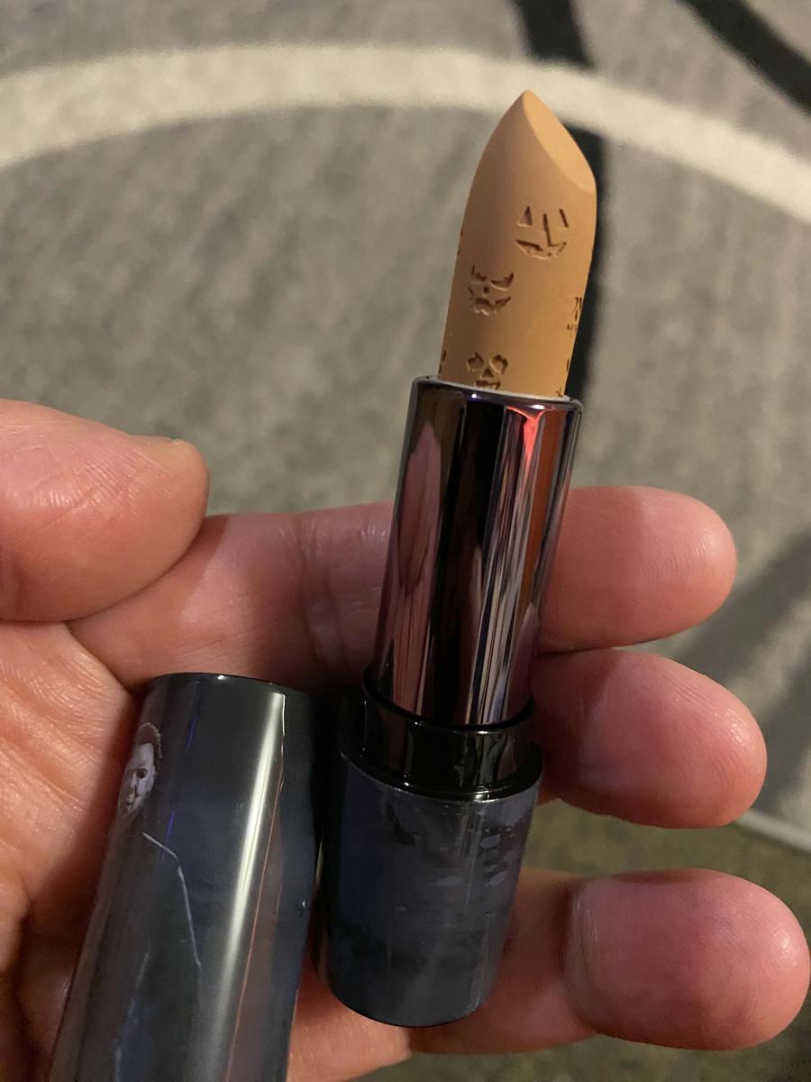 Item: Halloween ll Lip Kit