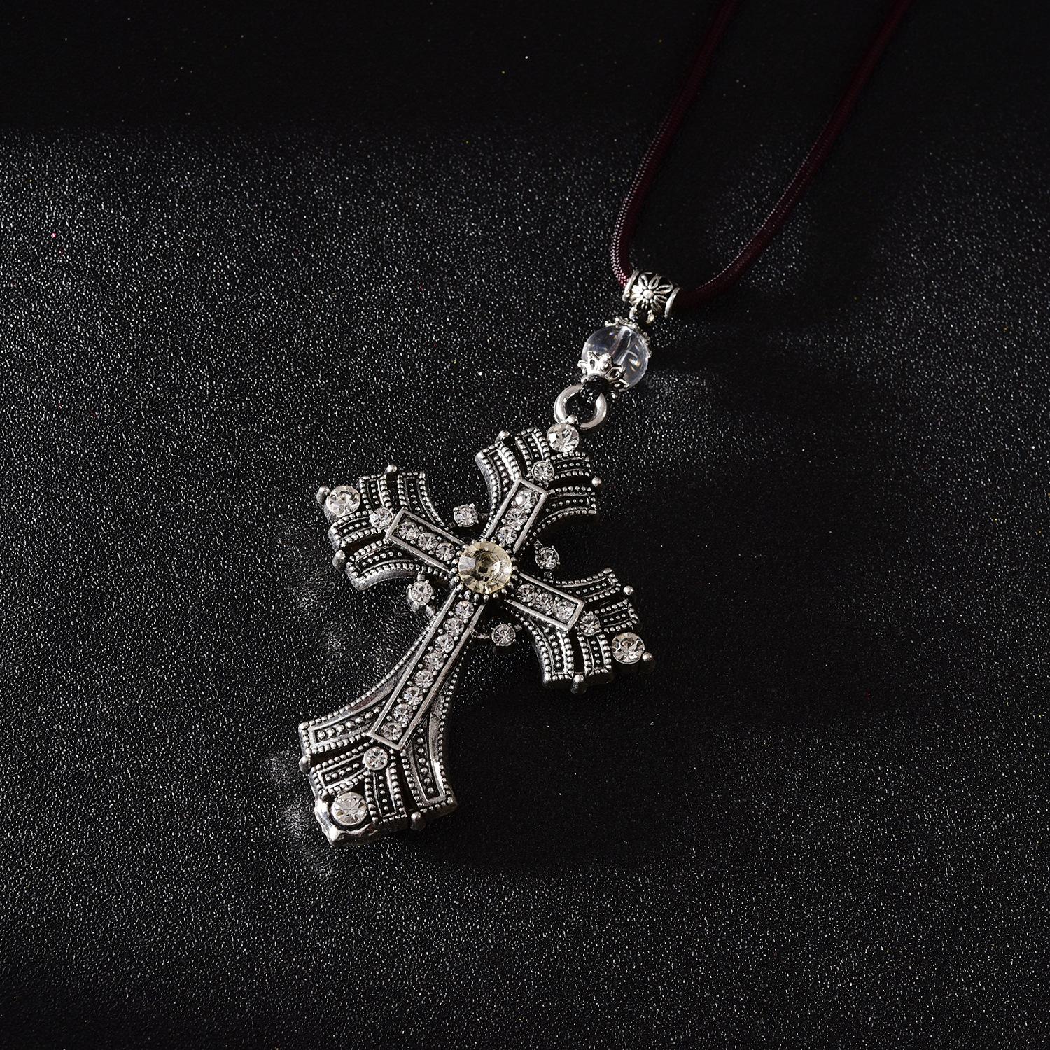 Alloy Crystal Diamond Pendant, Cross Car Ornament, Peace Pendant, Car Interior Decoration