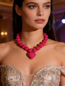 Chunky Beaded Heart Choker Necklace for Women, Trendy Y2K Aesthetic Collar, Bold Statement Jewelry for Party, Gift for Her, Acrylic Material, Fashionable Accessory