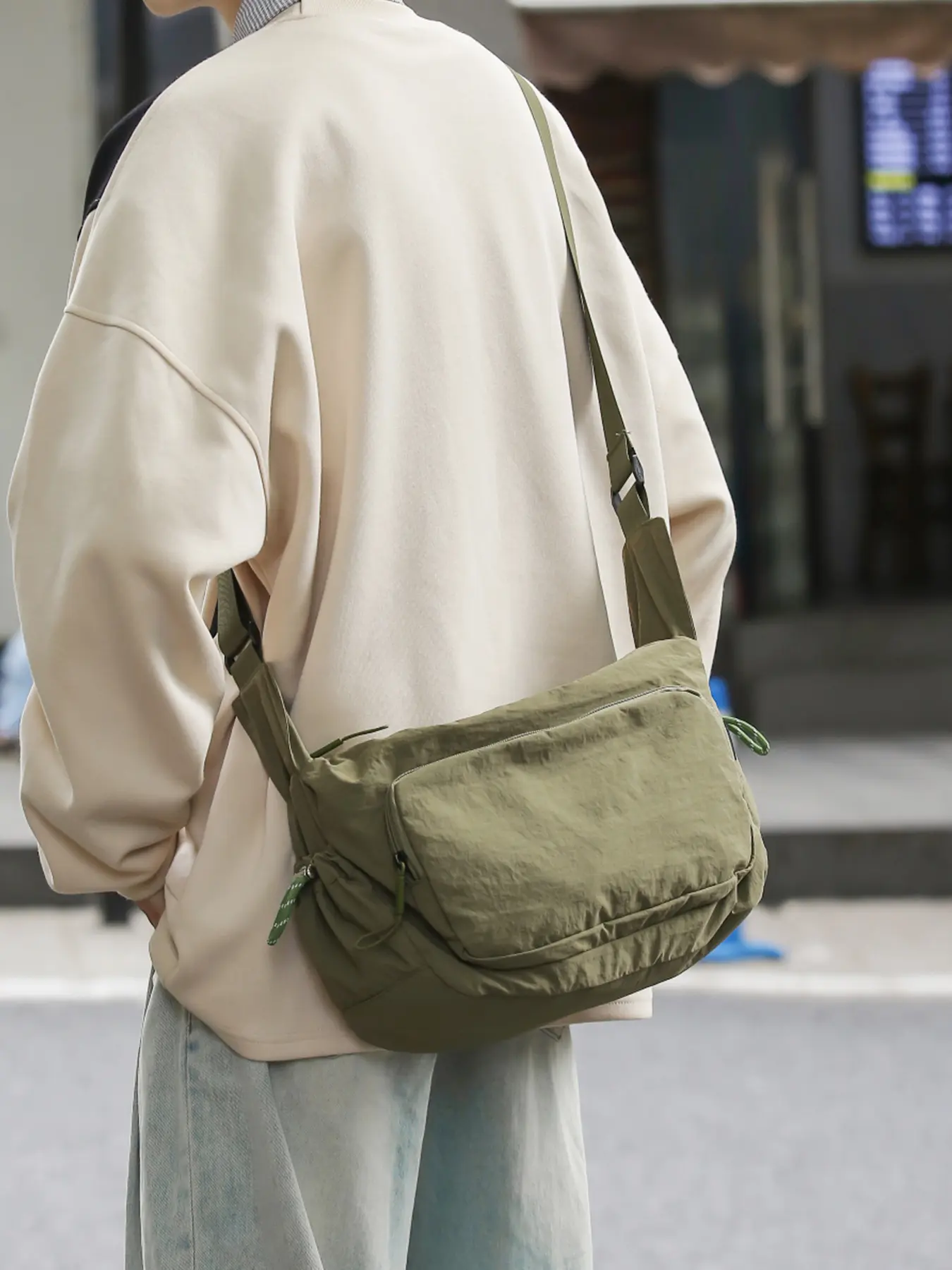 Men's crossbody bag, Commuter crossbody bag, Crossbody messenger bag, solid color, shoulder bag with zipper closure, casual, Minimalist Shoulder Bag, suitable for students, campus travel, work commuting, shopping, Casual Fashion Bag