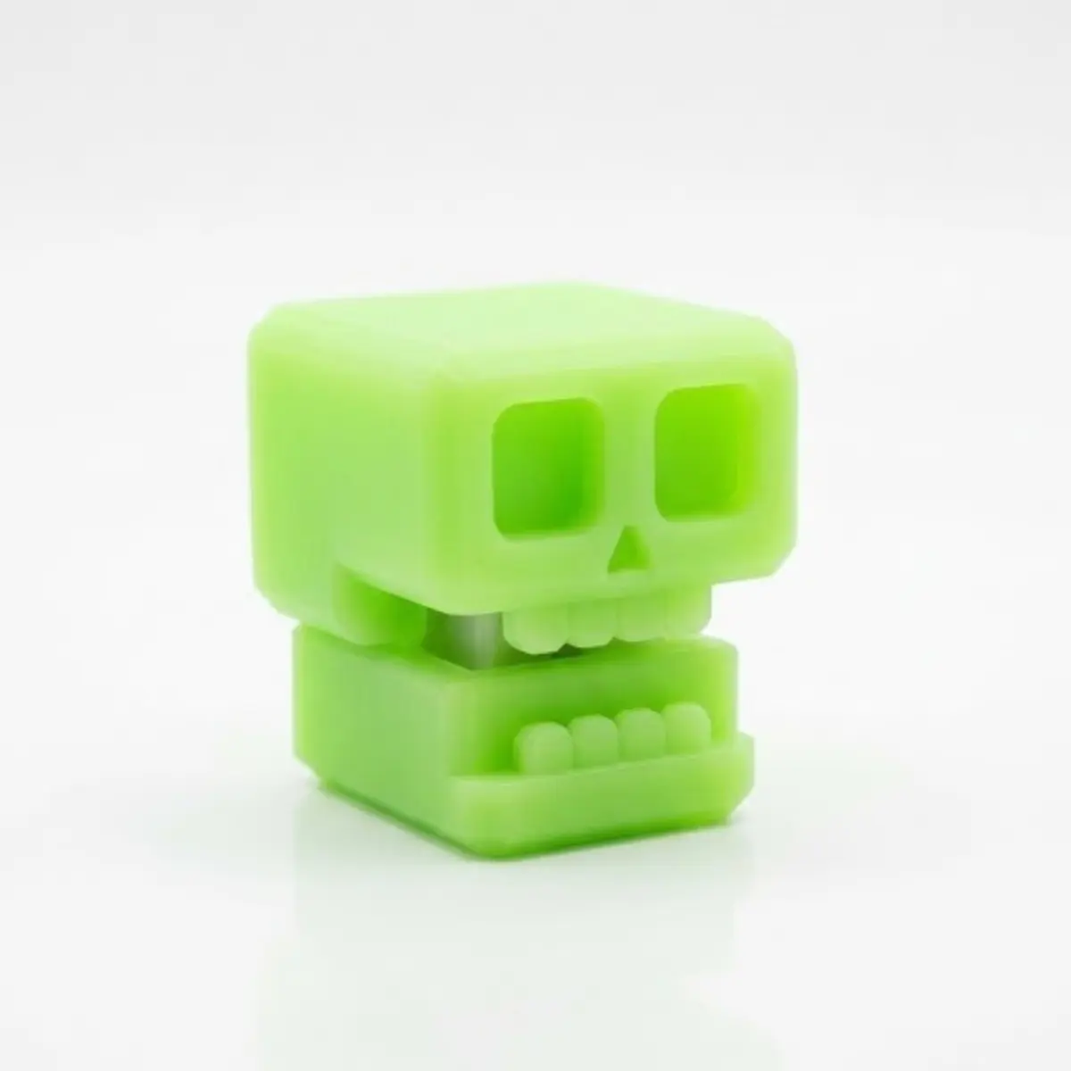 Skull Clicker Fidget Toy, Mini Pocket Size Stress Relief Clicker, Focus and Anxiety Relief, Durable Material, Smooth Press, Stress Relief Fidgeting, Anxiety Fidgets, Anxiety Relief Products