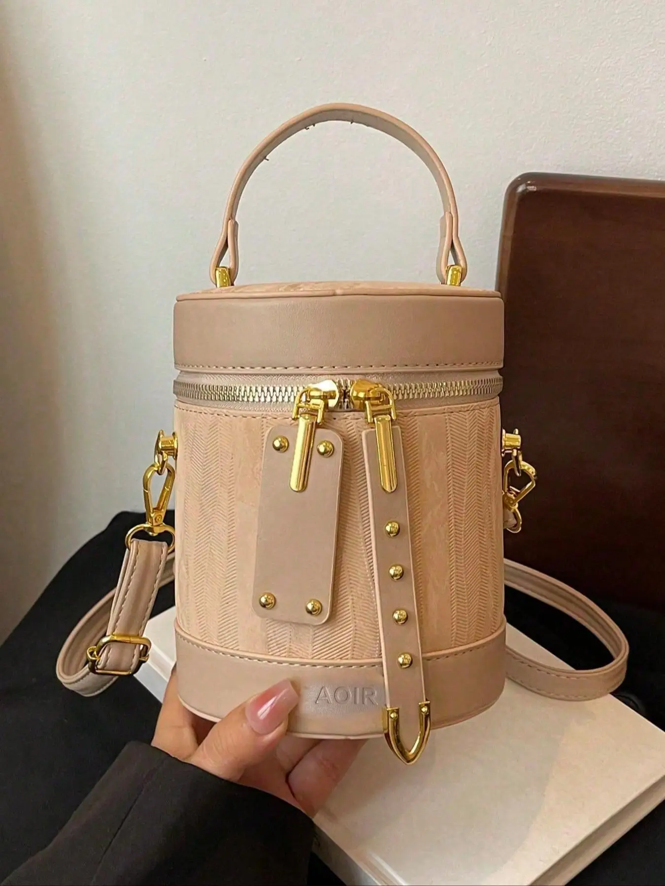 Women's Fashionable Cylindrical Handbag Bag, Letter Pattern Strap Handbag, Chic Crossbody Purse, Fashionable Pu Zipper Crossbody Bag for Daily Used, C