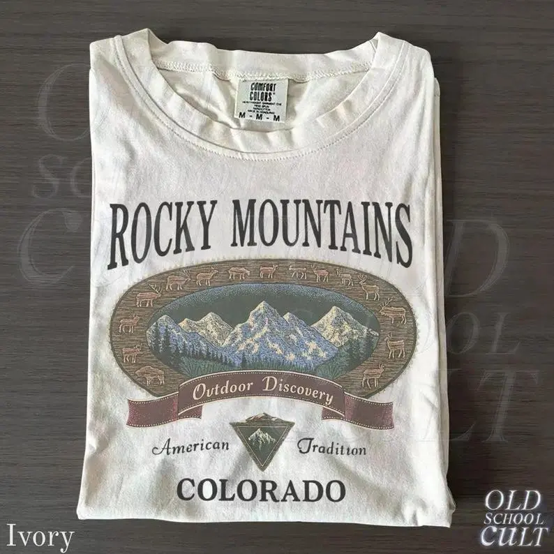 [100% cotton] Rocky Mountains Colorado Tee |   Vintage Outdoor Discovery Graphic T-Shirt |   90s Retro Mountain Hiking Top |   Nature Lover Gift |   Unisex Soft Cotton Casual Apparel |   Colorado Souvenir |   Scenic Wilderness Print Cargo Shortsleeve