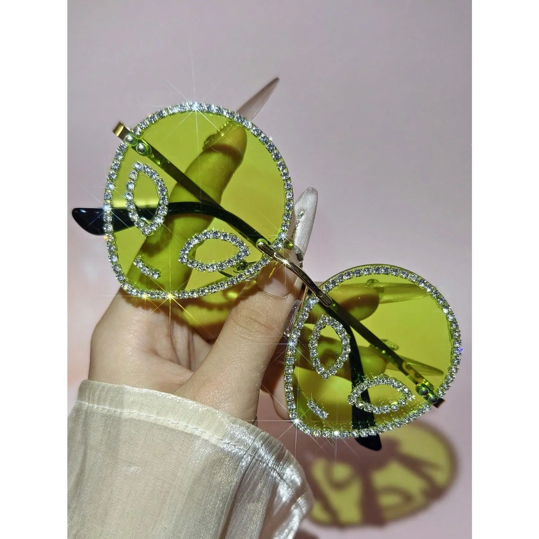 1pc Sparkly Crystal Decor Green Sci-Fi Space UFO Alien Casual Bohemian Vintage Style Party Cute Sexy Elegant Polycarbonate (PC) Fashion Glasses, Suitable For Music Festival, Gathering, European And American New, High-End Alien Rhinestone Glasses For Ball,