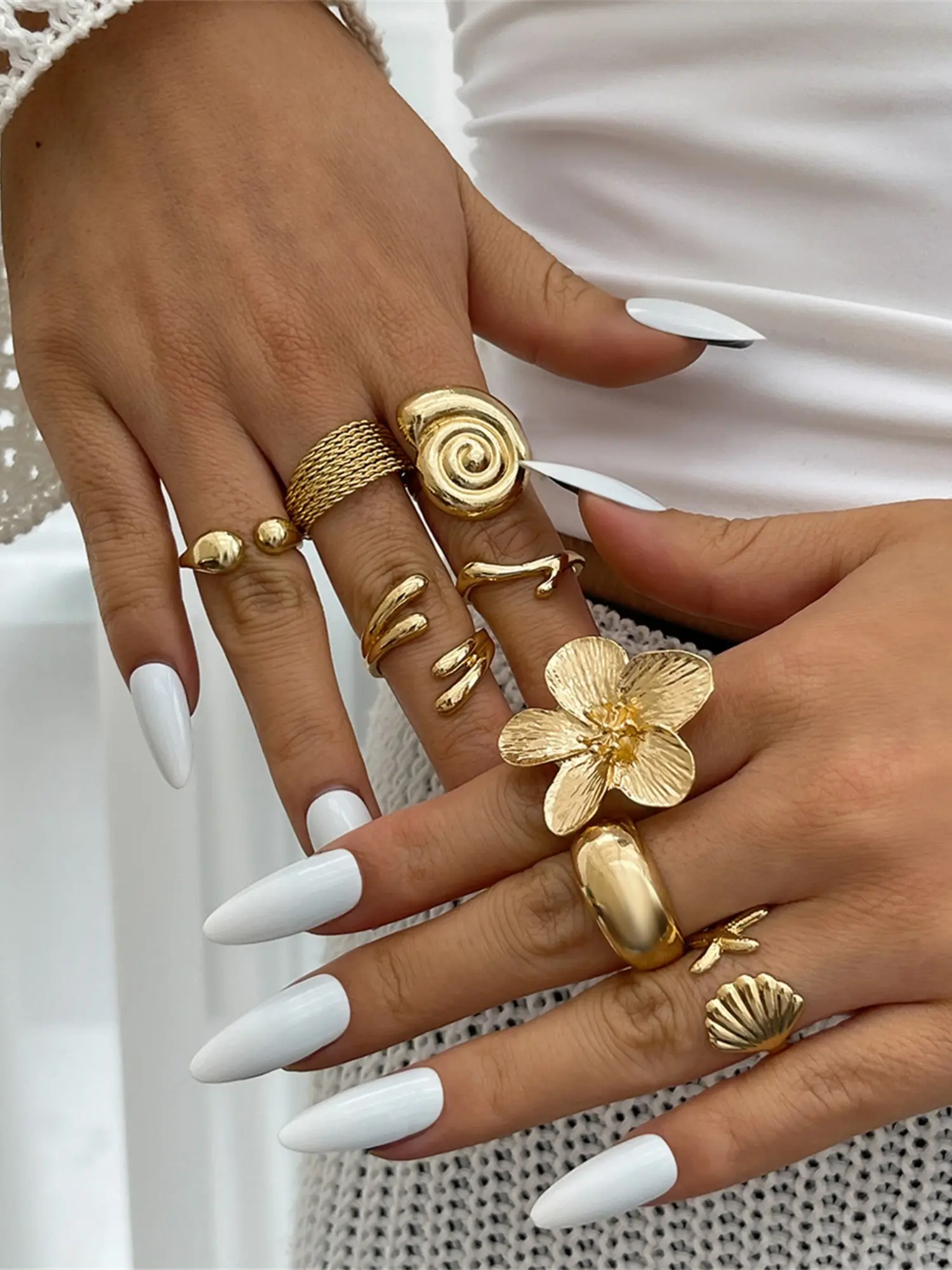 8pcs Vintage Gold Color Shell Flower Open Stackable Rings Set for Women Exaggerated Metal Geometric Personality Finger Rings Party Jewelry Multi-piece set, Chunky Statement Ring