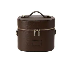 ETOILE COLLECTIVE Oval Toiletry Case in Espresso
