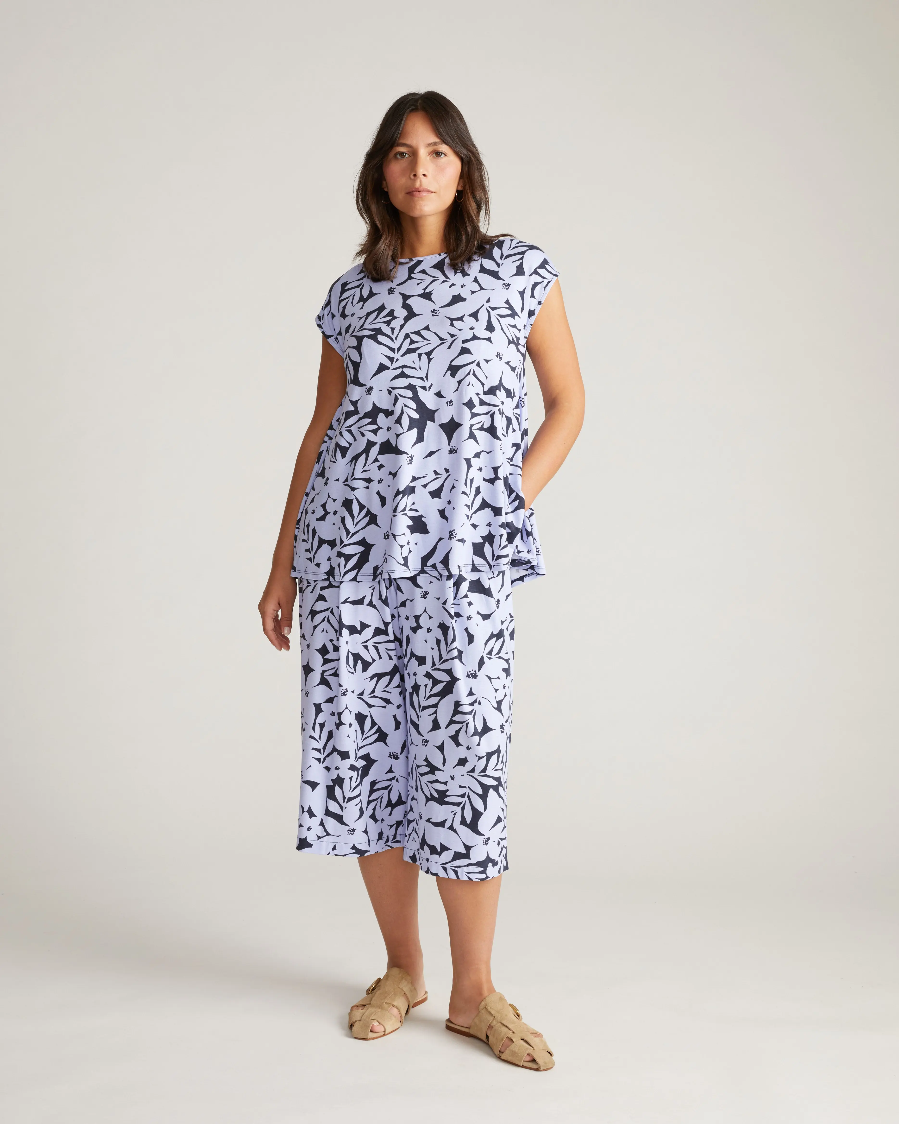 Women's Culotte Bottoms with Jacaranda Print, Pleated Cropped Pants in Flowy Jersey Fabric for a Breezy Look, Petite-Friendly, Bottom, Soft, Drape, Front Pleats, Heavyweight Jersey, Casual, Elastic Waist
