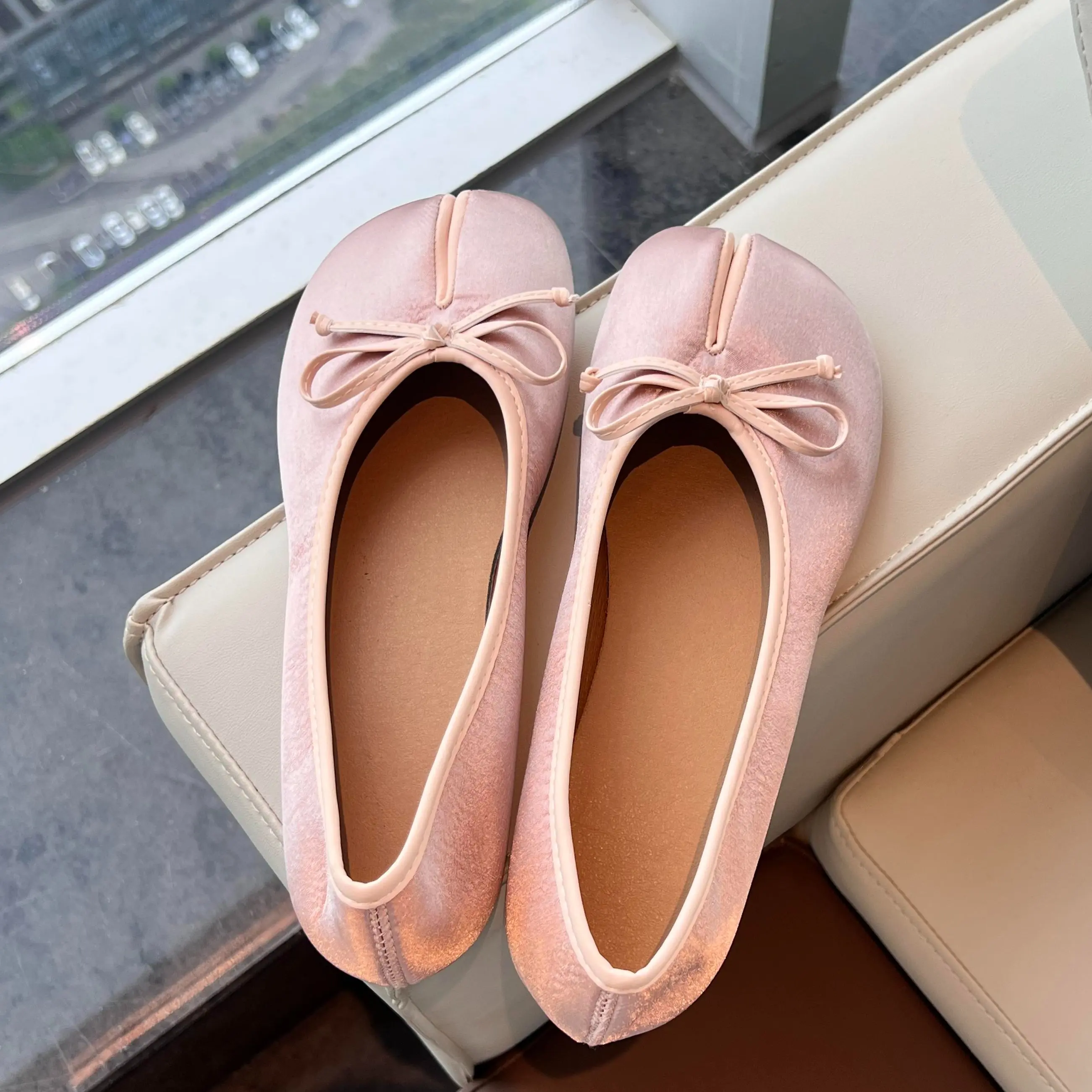 Women’s Retro Stylish Satin Ballet Flats - Bow Detail, Soft Flexible Upper, Thick Insoles, Non-Slip Casual Design, Suitable for Dresses, Skirts