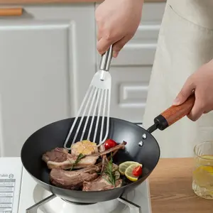 Stainless Steel Wavy Fryer Spatula, Comfortable Non-Slip Handle, Ideal for Flipping Fish, Steak, Pancakes, Hamburger Press Tool