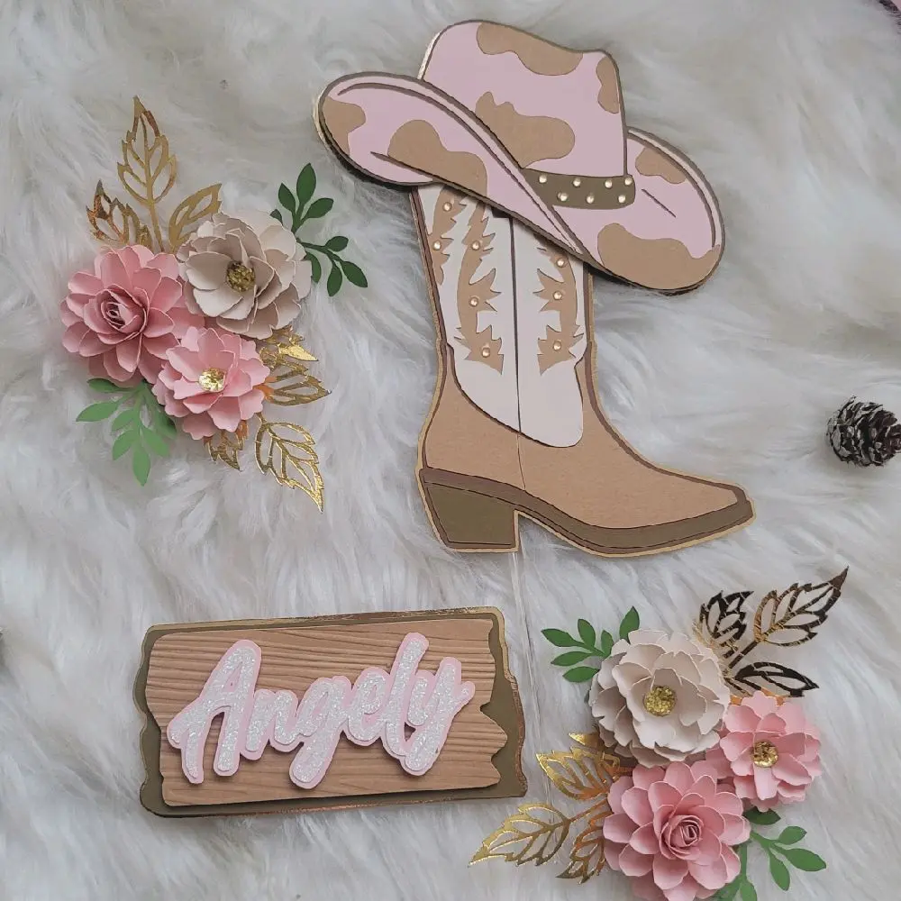 CowCowgirl Cake topper for Birthday Party - Customizable Design with Cow Theme and paper flowers, Ideal for Celebrating Birthdays