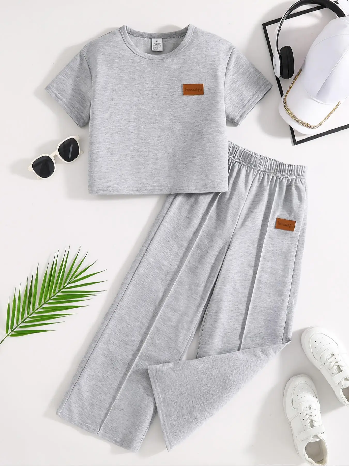 Girl's Letter Patched Short Sleeve Tee & Elastic Waist Pants Two-piece Set, Casual Round Neck T-shirt & Trousers for Summer, Kids Clothes for Daily We