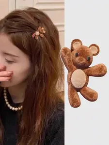 Cute Bear Velvet Hair Clip for Girls, Super Cute Clips, Sweet Side Cutout Claw Hairpin, Side Cut Design, Versatile Hair Accessory for All Seasons, Perfect for School and Festivals