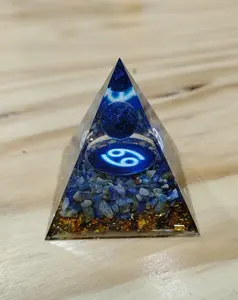 Stella(12408)gc.Do you love Egyptian pyramids? If yes, this crystal piece is perfect for you. You can enjoy the beauty of pyramids without ever leaving home.