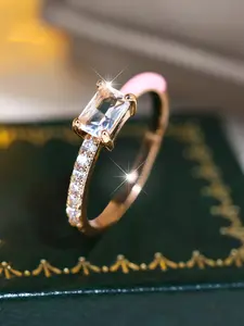 A specially designed elegant pink edge-painted square artificial zircon full-drill women's ring, suitable as an engagement gift, wedding gift, anniversary gift, or birthday gift.