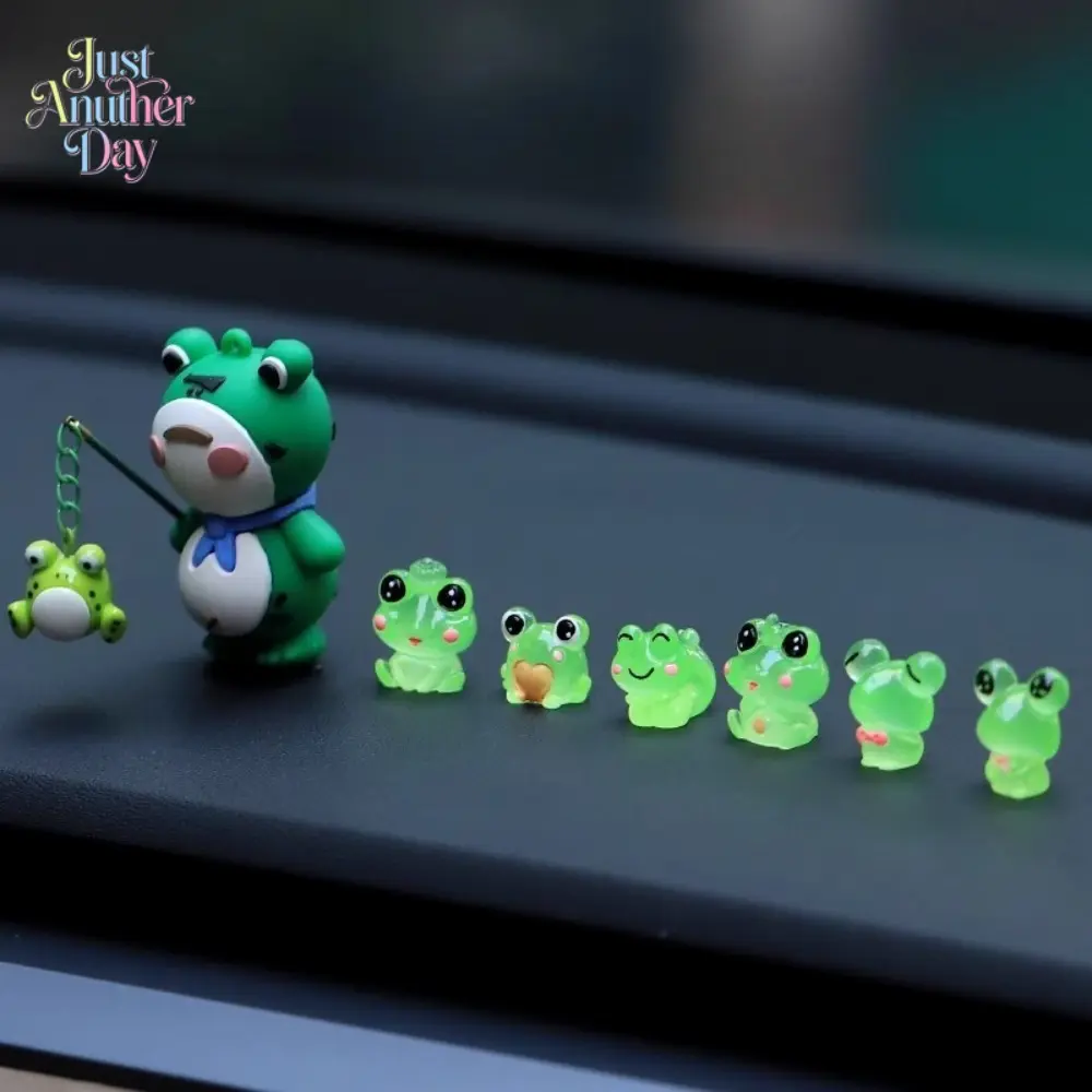 Car jewelry ornament Little frog Car car central control screen decoration Computer display doll Cute car decoration