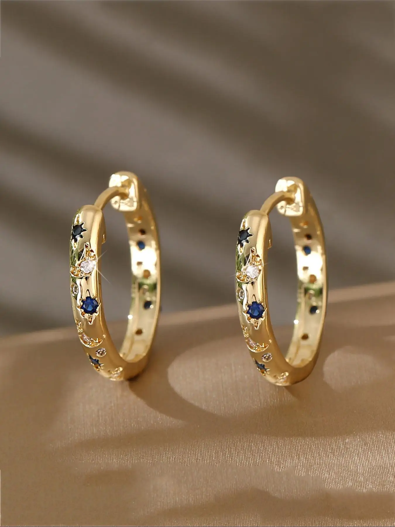 Vintage Star & Moon Decor Hoop Earrings, Fashionable Rhinestone Decorated Earrings for Women, Trendy All-match & Exquisite Jewelry for Birthday Gift