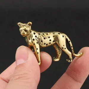 New Style Cheetah Brass Ornament, Tea Pet, Antique-Style Patinated Bronze Carving, Handheld Artifact, Craft, Home Ornaments, Home Decor Ornaments