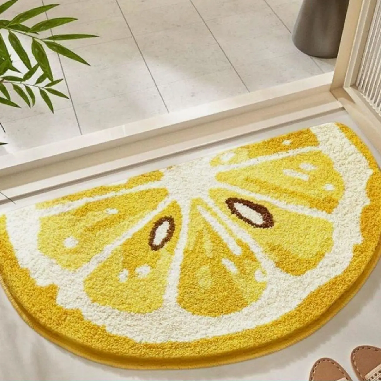 Lemon Shaped Bath Mat, Ultra Soft Absorbent Bathroom Rug, Non-Slip Kitchen Decor, 17.7 x 31.5 Inch Washable Area Rug