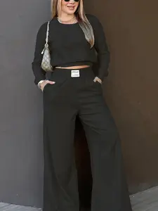 Women's autumn and winter sports suits, sportswear set, Casual sportswear outfit, casual 2-piece pants sets, short tops with straight-leg pants, simple design, comfortable, suitable for daily wear, Loose Casual Athleisure, Sporty Style