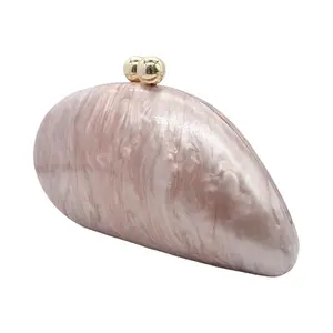 PSBIY Light Luxury Pearlescent Pink Marble Pattern Shell-Shaped Clutch Bag with Gold Metal Clasp Elegant Women's Evening Party Bag