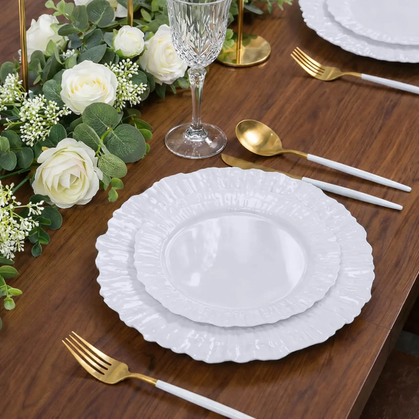 20-Pack Pearl White Reef Design Disposable Plastic Plates - 7" Dessert & Appetizer Plates for Weddings, Salad Serving & Dinner Use, Elegant Party Tableware, Disposable Dinner Plates, Salad Serving Plates