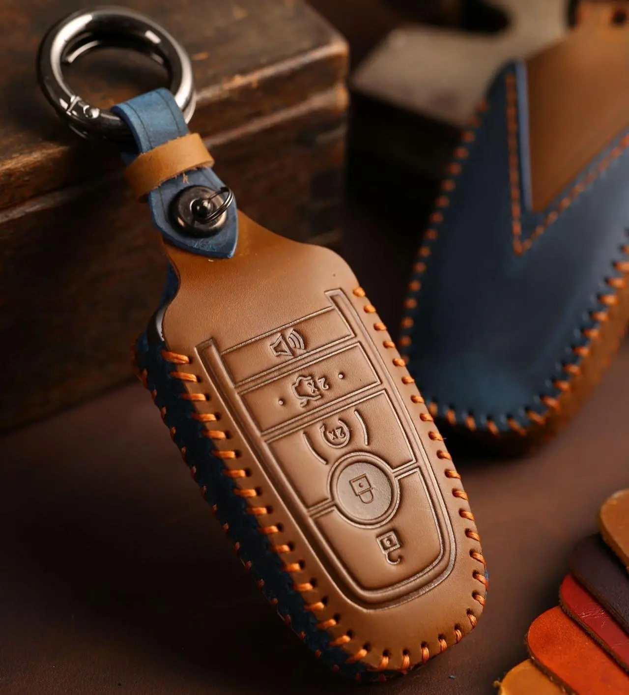 FURTOM Handmade Genuine Leather Car Key Case - Automotive Interior Accessory Exclusively for Ford Vehicles