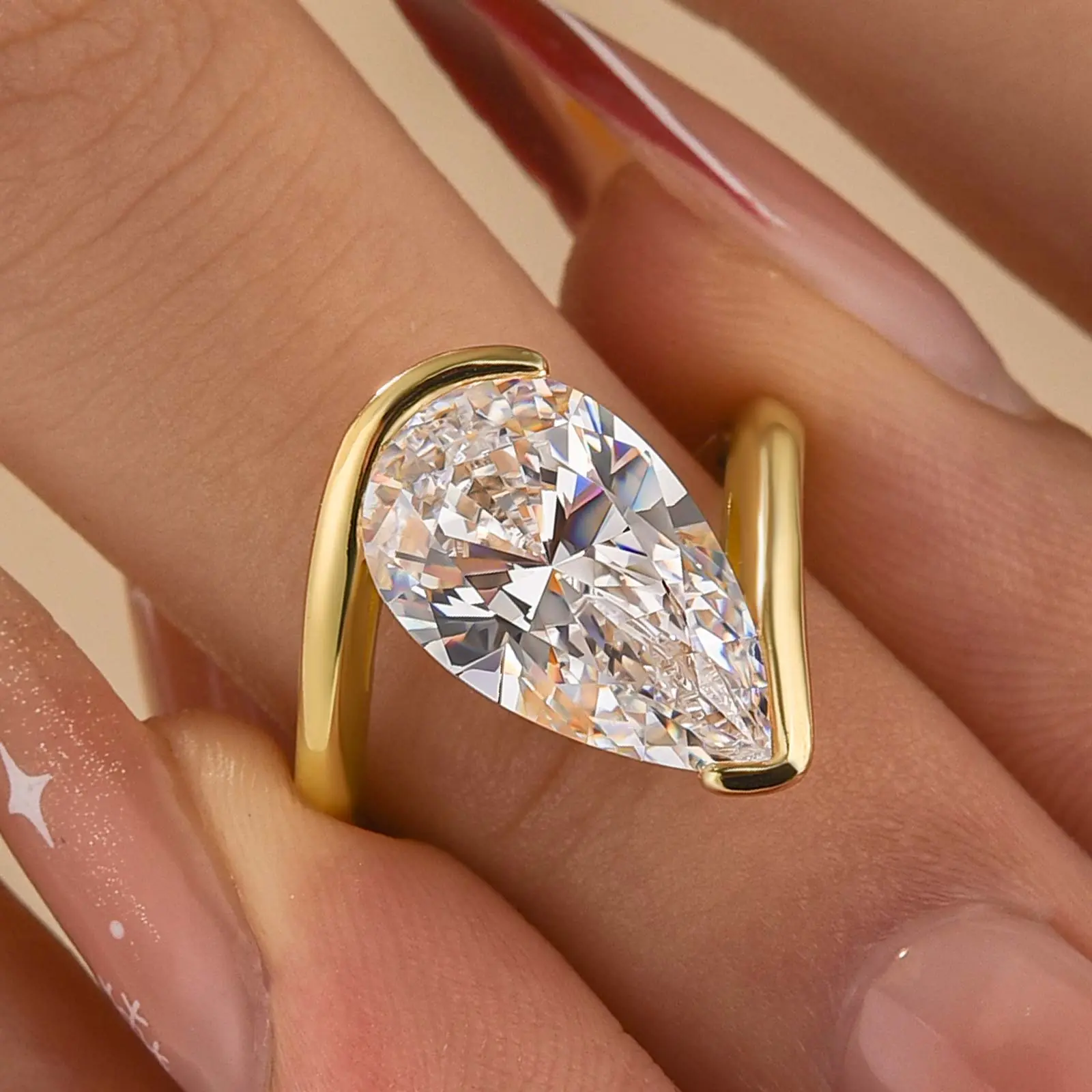 MAXINEJEWELRY 4.5ct Pear Cut CZ Engagement Ring - 5A Cubic Zirconia Women's Artificial Gemstone Jewelry for Proposal, Wedding, Daily Wear, Engagement Rings