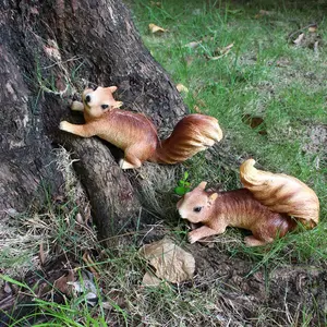 Cute Resin Squirrel Statue, Wall-Mounted & Desktop Decoration, Four Seasons Garden Yard Lawn Tree Decor, Outdoor Sculpture