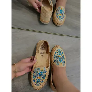 Sol y Cielo Floral Embroidered Leather Flats Huaraches