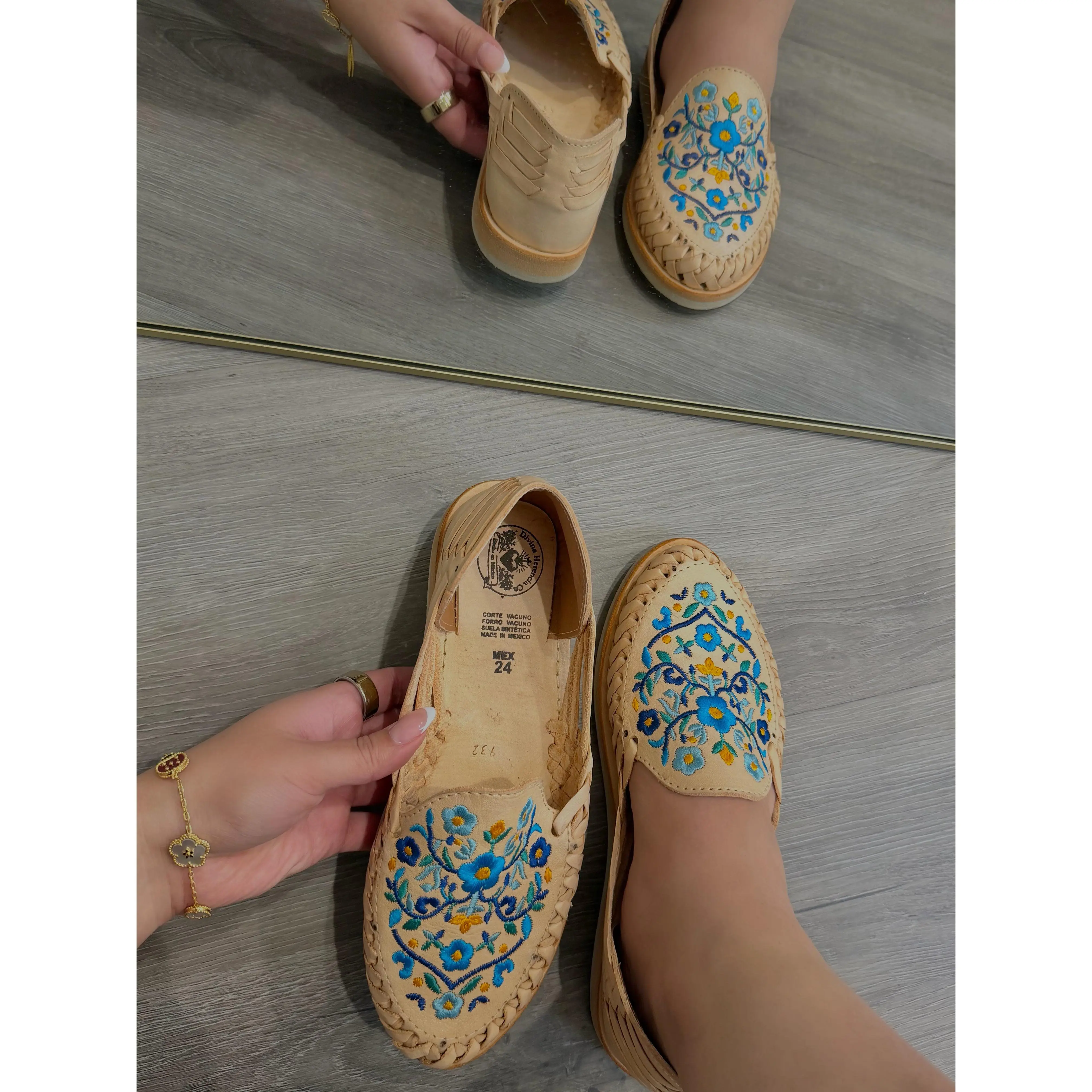 Sol y Cielo Floral Embroidered Leather Flats Huaraches