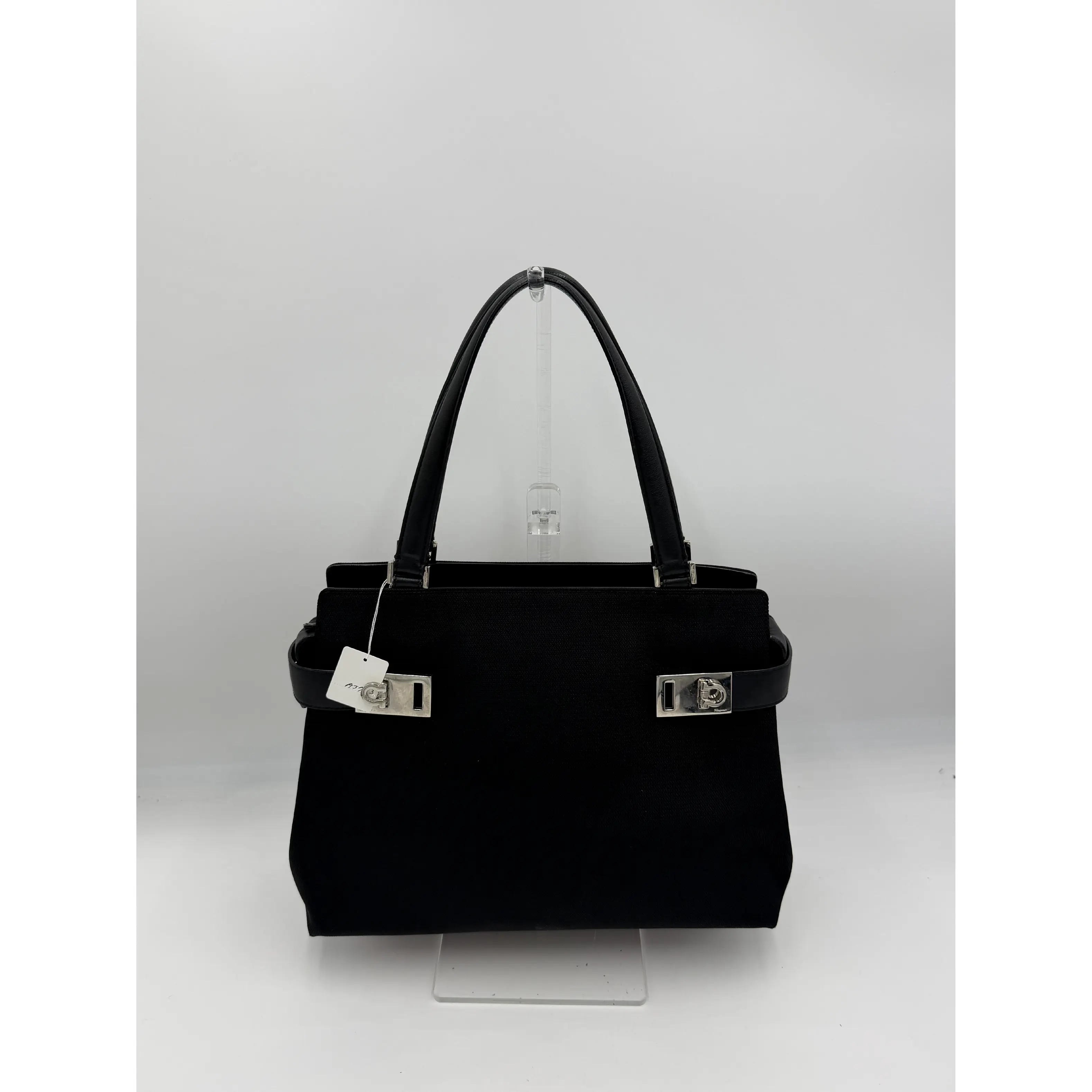 Pre-owned Leather Shoulder Bags Salvatore Ferragamo Nylon Gancini Tote