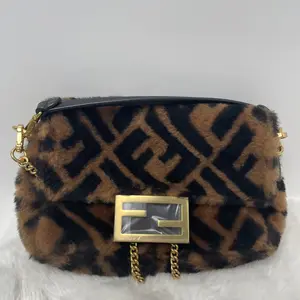 Pre-owned FENDI cashmere Shoulder Bags Baguette Brown Shoulder Bag T10173500