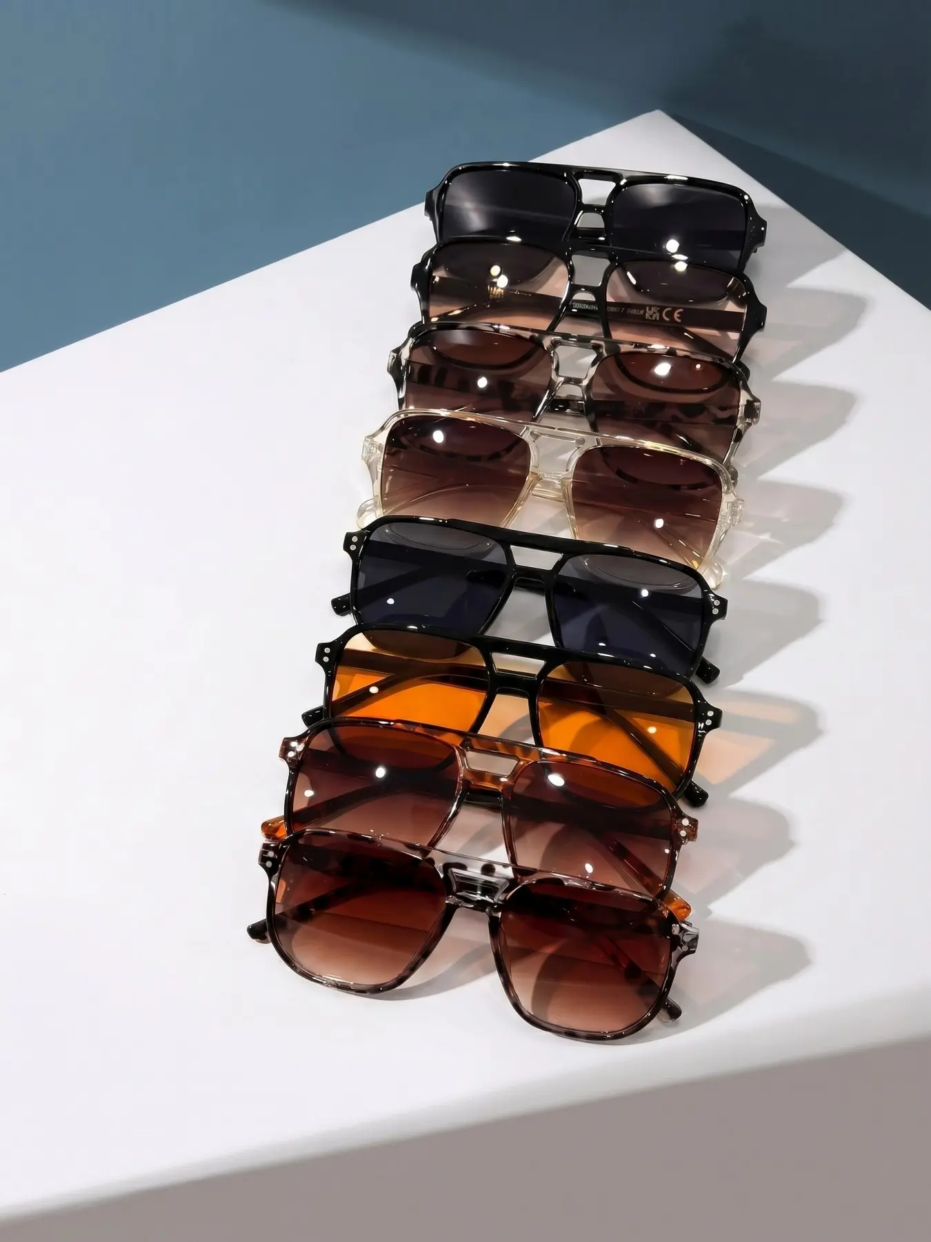 8 Pairs Fashion Multicolor Large-Frame Square Frames Sunglasses Set, Square Framed Sunglasses, Double-Bridge Sunglasses with Color-Block Lenses, Ideal for Commuting, Street Photography and Daily Wear