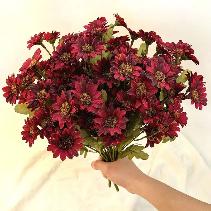 10 pcs Red Daisies