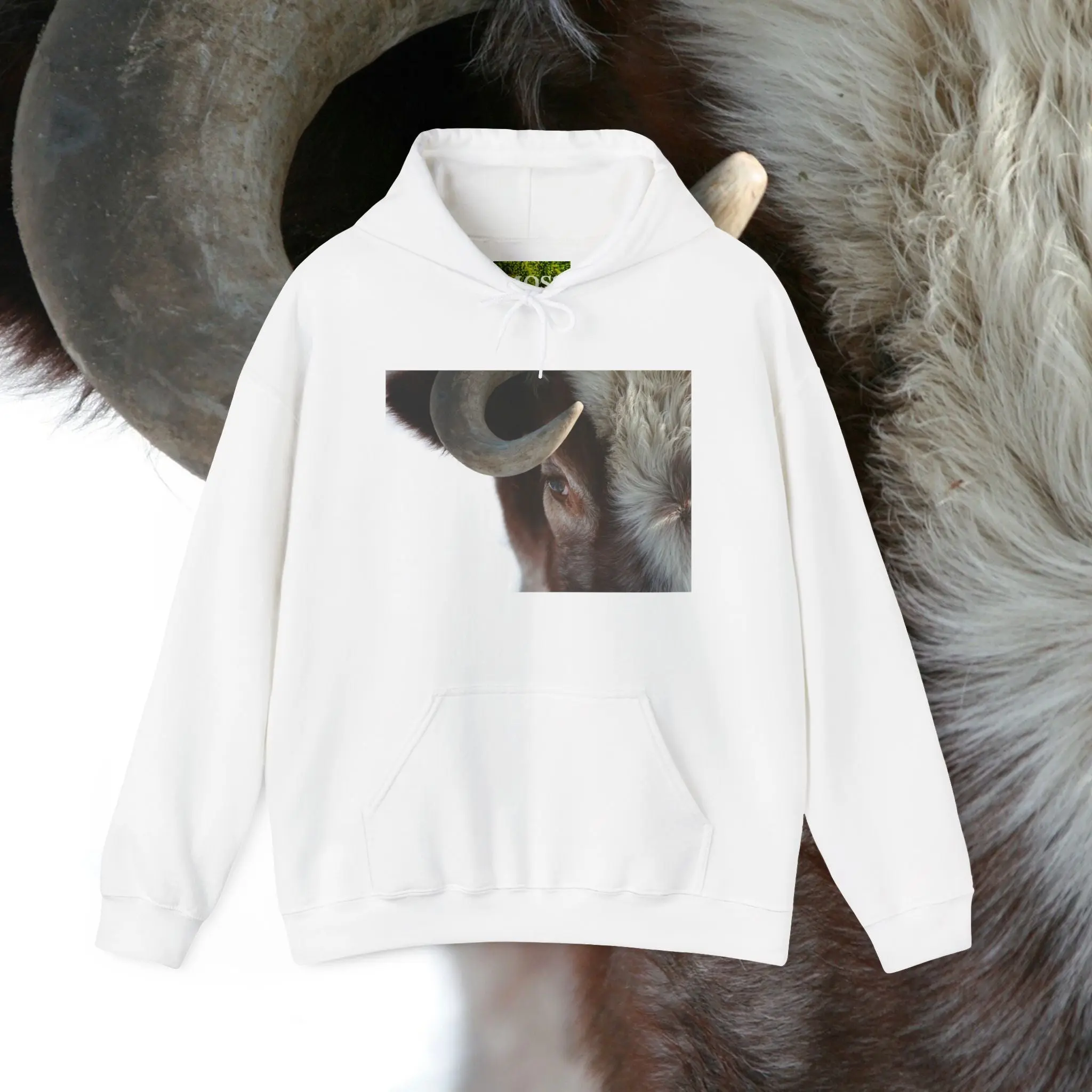 MOSS, Bull's Eye: Unisex Heavy Blend™ Hooded Sweatshirt