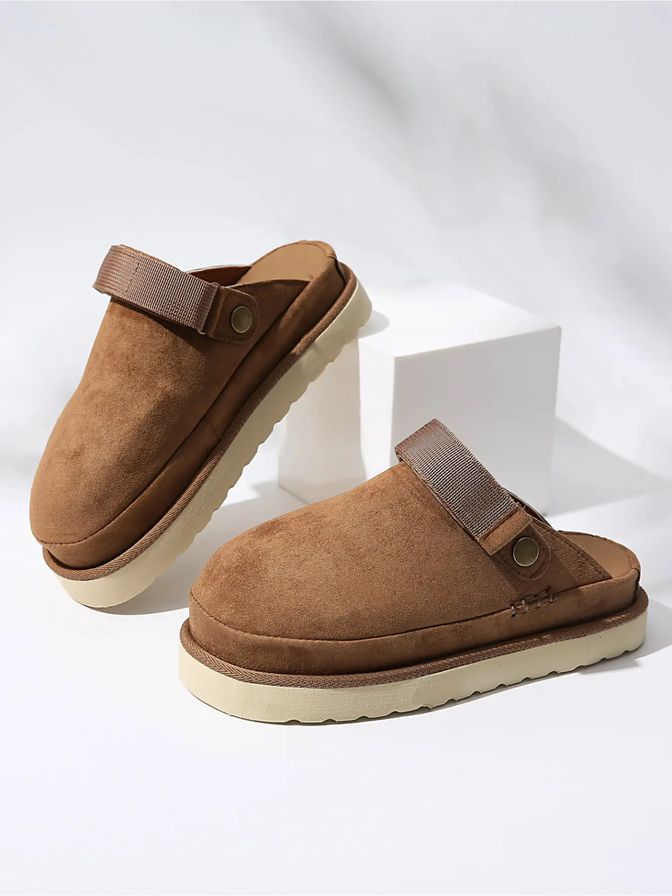 Ladies' Autumn and Winter Fashion Outdoor Slippers/Thick Bottom High Water Platform Single Strap Decorated Home Slippers/Waterproof Shoe Surfaceable Soft Bottom Skid-resistant Durable Bread Shoes