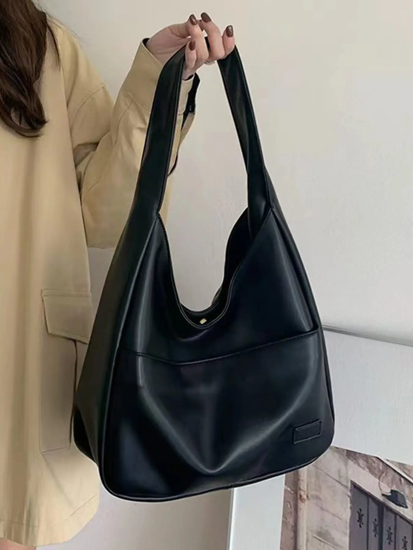 Soft leather wrinkled fashionable shoulder bag, Casual shoulder bag, simple solid color, cute pendant personalized one-shoulder design, versatile daily commuting style, suitable for students, office workers, Casual Crossbody, Casual Crossbody Bags