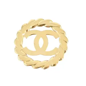 Pre-owned Chanel Gold CoCo Mark Round Mirror Brooch Classic Logo Design for Elegant Outfits
