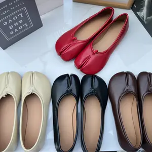 Women's Contemporary Ballerina-Inspired Flatform Ballet Flats, Versatile Split-Toe Slip-Ons, Breathable Comfy Low-Profile Shoes for Minimalist or Workwear Outfits