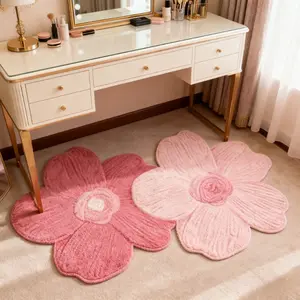 1pc Minimalist Ins Flower Shape Bedroom Decoration Dresser Rug Fluffy Soft Bay Window Plush Carpet Pink Girly Heart Carpet French Cream Style Living Room Carpet Home Washable Irregular Shape Non-slip Floor Mat Decorative Fluffy Rug