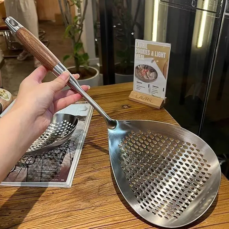 Stainless Steel Strainer Spoon, Large Oil Draining Ladle, Thickened Wide Deep Kitchen Tool, Kitchen Tools and Gadgets, Kitchen Cooking Utensils, Strainers and Colanders, Ideal for Noodles & Spices, Pasta Strainer, Cooking Gadgets