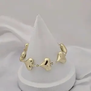 Pulso 032 Estilo Corazón Gold Plated - Stylish Heart Design for Casual & Formal Wear - Versatile Elegance Accessory