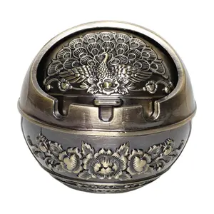 Vintage Metal Design Peacock Print Ashtray, Portable Travel Ashtray, Reusable for Outdoor Dining Room Office, Indoor Home Bar Use, Travel Essentials