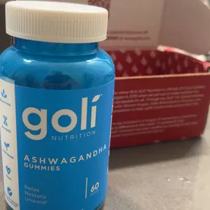 Product Review of Goli Ashwagandha & Vitamin D Gummy - Mixed Berry, KSM-66, Vegan, Plant Based, Non-GMO, Gluten-Free & Gelatin Free. America's #1 Ashwagandha Brand from T**y c**e