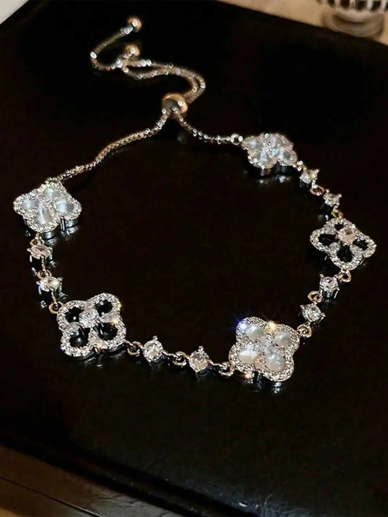 Fashion Zircon Four-Petal Flower Premium Bracelet, Adjustable Design, Lightweight Luxury Accessory, Perfect for Parties, Dates, Vacations, Ideal Gift, Adjustable Bracelets, Beautiful Bracelets