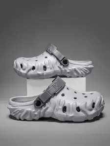 Men's Colorblock Hole Shoes, Casual Eva Material, Adjustable Strap, Breathable Anti-Slip, Outdoor Beach Garden Daily Use