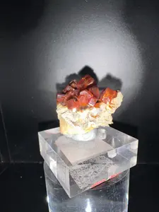 A unique gift from nature!Love natural rough stone ornament, home collection is correct