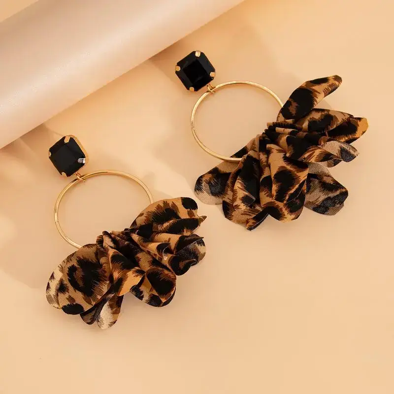 1 Pair Leopard Print Fabric Statement Earrings - Sexy Vacation Style, Large Circle Drop Earrings with Iron Ear Needle, Fashionable Unique Design for Banquets and Music Festivals 1 Pair Leopard Print Fabric Statement Earrings - Sexy Vacation Style, Large Circle Drop Earrings with Iron Ear Needle, Fashionable Unique Design for Banquets and Music Festivals