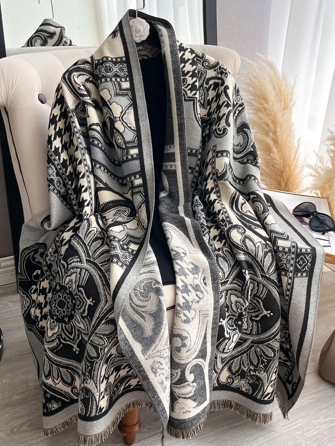 Bohemian Style Dual-Sided Thick Scarf with Paisley Print, Faux Fur Shawl for Fall & Winter, Fashionable Accessory for Daily Wear Boho Style Scarf